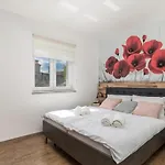 Gorgeous In With Wifi